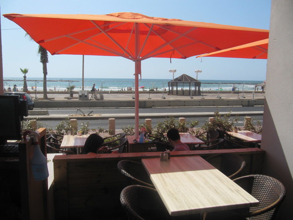 Beachfront Hostel Tel Aviv-Jaffa Exterior foto